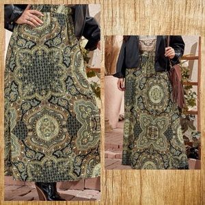 🌙 Bohemian Green Paisley print Maxi Skirt ☮️